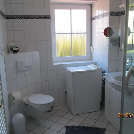 Ferienwohnung-gelb * Schonberger Strand