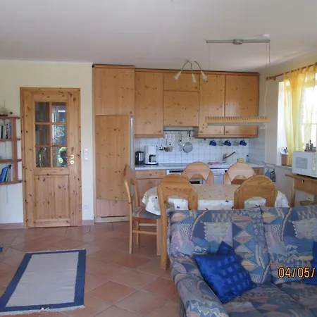 Ferienwohnung-gelb *