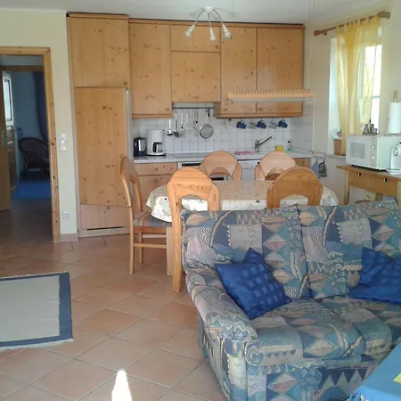 Ferienwohnung-gelb Apartment *
